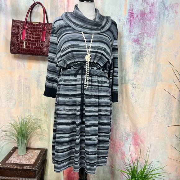 πPink Rose Knitted Turtleneck 3/4 Sleeves Midi Dress with Drawstring - Picture 13 of 16